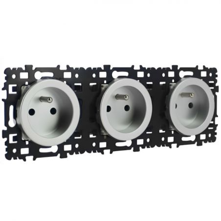 60487 EUR'OHM SQUARE Triple prise de courant 2P+T précablée Silver