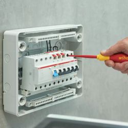 10136 Wiha - Tournevis Phillips SoftFinish® electric slimFix. PH1 x 80mm