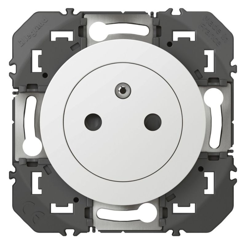600335 Legrand - Dooxie Prise de courant 2P+T Surface 16A - Blanc