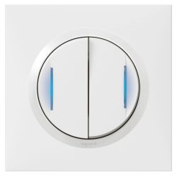 600730 Legrand - Dooxie One Transformeur 5 fonctions lumineux livré avec plaque carrée et griffes - Blanc