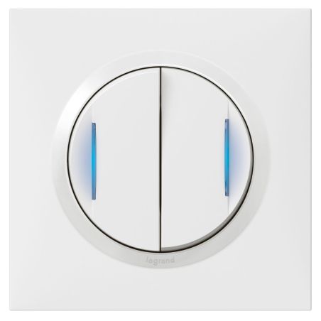 600730 Legrand - Dooxie One Transformeur 5 fonctions lumineux livré avec plaque carrée et griffes - Blanc