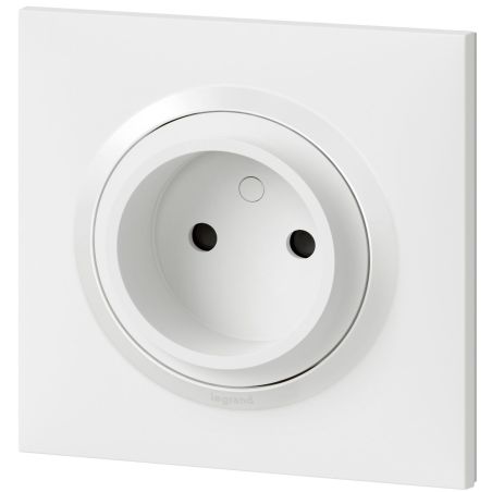 600734 Legrand - Dooxie One Prise de courant 2P à puits 16A livrée avec plaque et griffes - Blanc