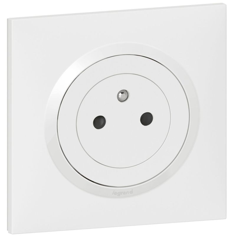 600735 Legrand - Dooxie One Prise de courant 2P+T Surface 16A livrée avec plaque et griffes - Blanc