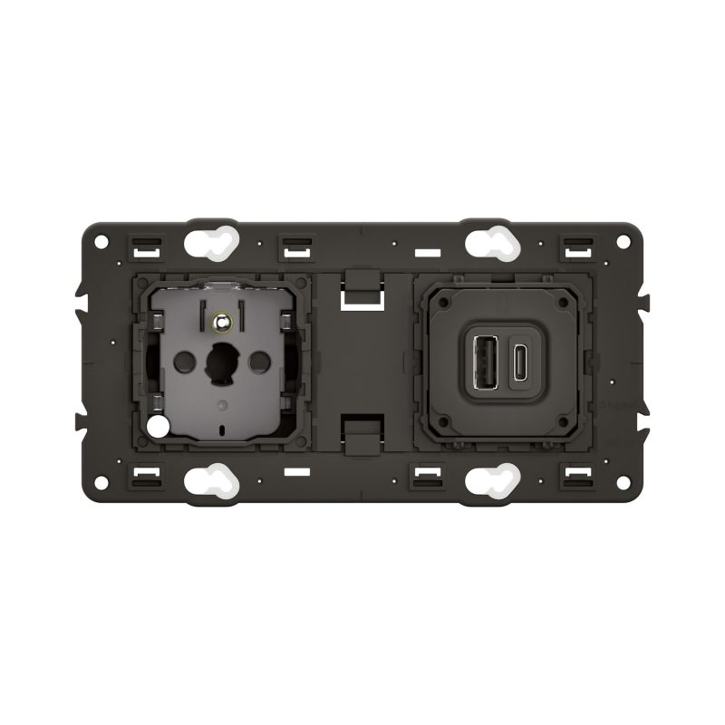 CM0143 Ensemble mécanisme prise de courant 2P+T 16A et mécanisme chargeur USB TYPE A et C, Précablée, avec support Legrand Célia