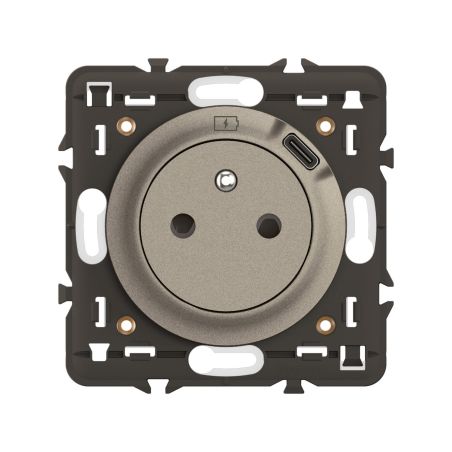 CT0140 Ensemble mécanisme prise de courant 2P+T avec USB TYPE-C intégré monté sur support et enjoliveur, Titanium Legrand Célian