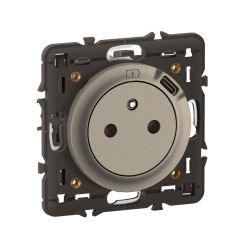 CT0140 Ensemble mécanisme prise de courant 2P+T avec USB TYPE-C intégré monté sur support et enjoliveur, Titanium Legrand Célian