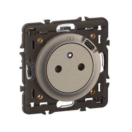 CT0140 Ensemble mécanisme prise de courant 2P+T avec USB TYPE-C intégré monté sur support et enjoliveur, Titanium Legrand Célian