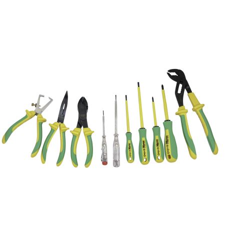 221023 AGI Robur - Coffret 10 outils bimatière isolés 1000V - composé de 6 tournevis et 4 pinces