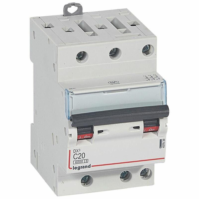 407839 Disjoncteur tripolaire 20A - 3P Courbe C - 6/10kA - À vis - Legrand DX3