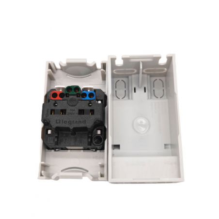 004280 Legrand - Prise modulaire 10A à 16A 250V - 2P+T à éclips - 2,5 modules - Prise fixation rail DIN